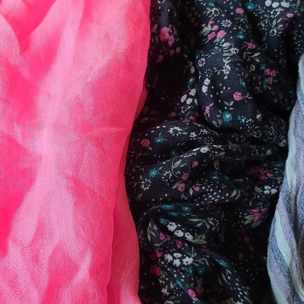 Scarves - Picture 4 of 5